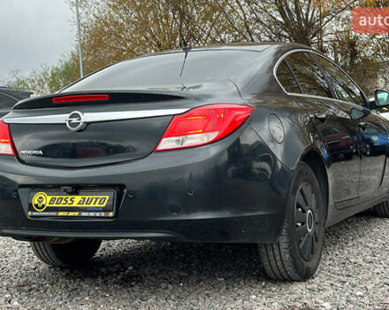 Чорний Опель Інсігнія, об'ємом двигуна 1.36 л та пробігом 161 тис. км за 8750 $, фото 5 на Automoto.ua