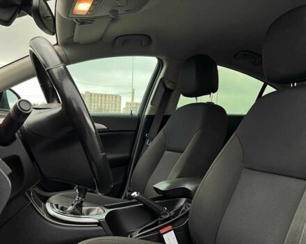 Чорний Опель Інсігнія, об'ємом двигуна 1.5 л та пробігом 161 тис. км за 8750 $, фото 6 на Automoto.ua