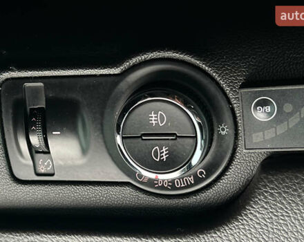 Чорний Опель Інсігнія, об'ємом двигуна 1.36 л та пробігом 161 тис. км за 8750 $, фото 14 на Automoto.ua