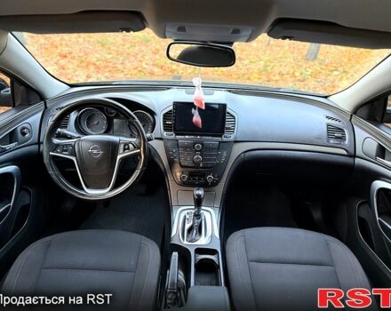 Черный Опель Инсигния, объемом двигателя 2 л и пробегом 246 тыс. км за 9999 $, фото 6 на Automoto.ua