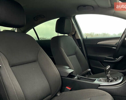 Чорний Опель Інсігнія, об'ємом двигуна 1.36 л та пробігом 161 тис. км за 8750 $, фото 15 на Automoto.ua