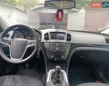 Черный Опель Инсигния, объемом двигателя 1.96 л и пробегом 236 тыс. км за 7500 $, фото 5 на Automoto.ua