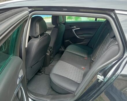 Чорний Опель Інсігнія, об'ємом двигуна 2 л та пробігом 236 тис. км за 7500 $, фото 6 на Automoto.ua