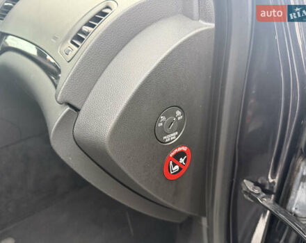 Чорний Опель Інсігнія, об'ємом двигуна 1.6 л та пробігом 204 тис. км за 8000 $, фото 38 на Automoto.ua