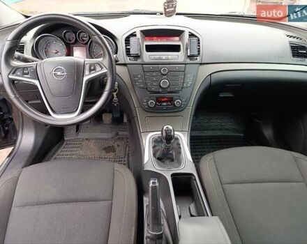 Черный Опель Инсигния, объемом двигателя 1.96 л и пробегом 177 тыс. км за 6500 $, фото 7 на Automoto.ua