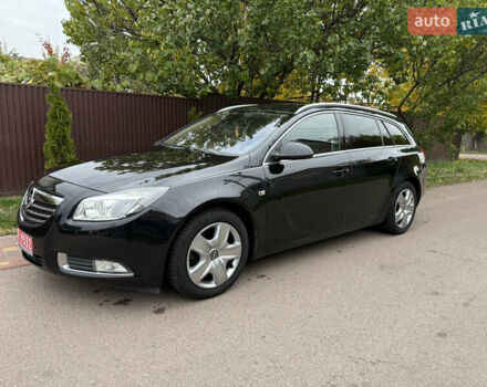 Черный Опель Инсигния, объемом двигателя 1.6 л и пробегом 204 тыс. км за 8300 $, фото 2 на Automoto.ua