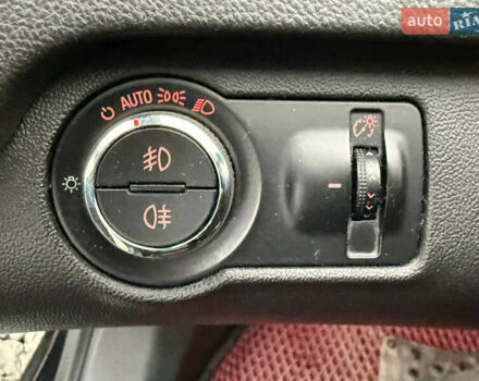 Черный Опель Инсигния, объемом двигателя 1.96 л и пробегом 242 тыс. км за 7600 $, фото 44 на Automoto.ua