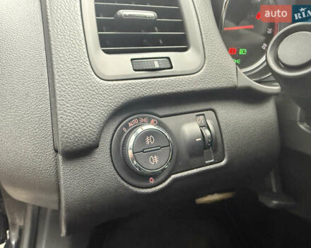 Чорний Опель Інсігнія, об'ємом двигуна 1.6 л та пробігом 204 тис. км за 8000 $, фото 14 на Automoto.ua