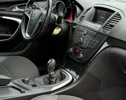 Черный Опель Инсигния, объемом двигателя 2 л и пробегом 292 тыс. км за 5900 $, фото 14 на Automoto.ua