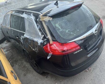 Опель Инсигния 2010 в Белой Церкве на Automoto.ua Черный Опель Инсигния, объемом двигателя 2 л и пробегом 300 тыс. км за 2000 $, фото 4 на Automoto.ua