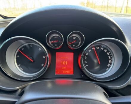 Черный Опель Инсигния, объемом двигателя 2 л и пробегом 97 тыс. км за 8800 $, фото 8 на Automoto.ua