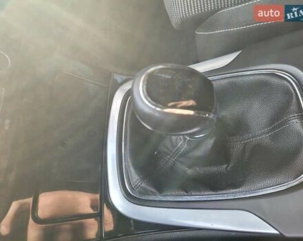 Чорний Опель Інсігнія, об'ємом двигуна 1.96 л та пробігом 225 тис. км за 7500 $, фото 6 на Automoto.ua