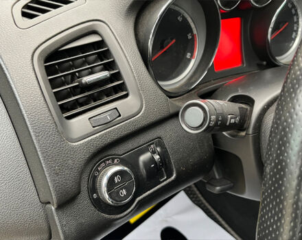 Черный Опель Инсигния, объемом двигателя 2 л и пробегом 237 тыс. км за 6700 $, фото 11 на Automoto.ua