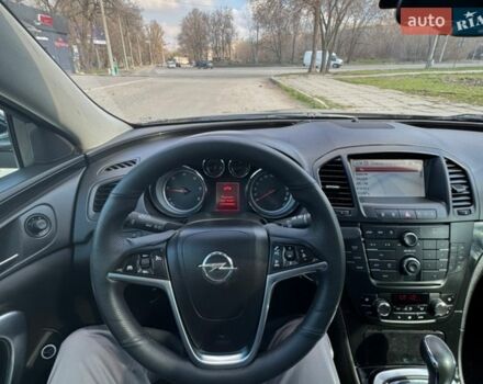 Черный Опель Инсигния, объемом двигателя 1.96 л и пробегом 190 тыс. км за 8600 $, фото 6 на Automoto.ua