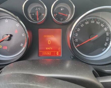 Чорний Опель Інсігнія, об'ємом двигуна 1.96 л та пробігом 225 тис. км за 7500 $, фото 5 на Automoto.ua