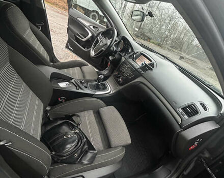 Чорний Опель Інсігнія, об'ємом двигуна 1.96 л та пробігом 288 тис. км за 6000 $, фото 10 на Automoto.ua