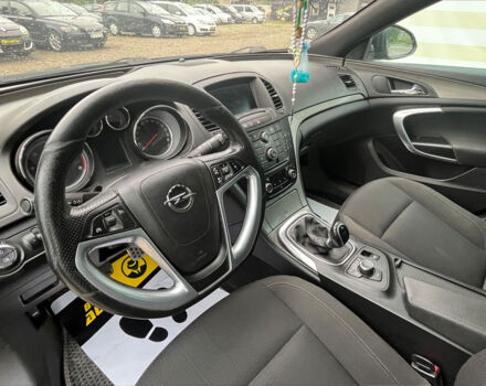 Черный Опель Инсигния, объемом двигателя 2 л и пробегом 237 тыс. км за 6700 $, фото 15 на Automoto.ua