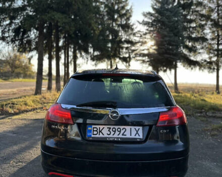 Опель Інсігнія 2010 у Березне на Automoto.ua Чорний Опель Інсігнія, об'ємом двигуна 1.96 л та пробігом 303 тис. км за 7500 $, фото 4 на Automoto.ua