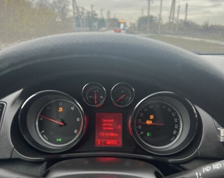 Чорний Опель Інсігнія, об'ємом двигуна 2 л та пробігом 500 тис. км за 3800 $, фото 5 на Automoto.ua