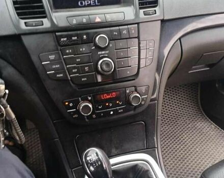 Черный Опель Инсигния, объемом двигателя 1.96 л и пробегом 315 тыс. км за 6300 $, фото 13 на Automoto.ua
