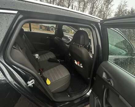 Чорний Опель Інсігнія, об'ємом двигуна 2 л та пробігом 288 тис. км за 6000 $, фото 5 на Automoto.ua