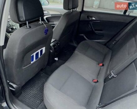 Чорний Опель Інсігнія, об'ємом двигуна 1.96 л та пробігом 268 тис. км за 7000 $, фото 3 на Automoto.ua