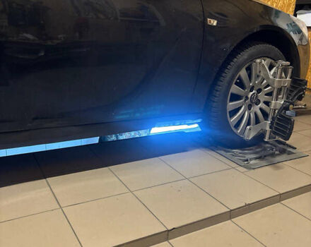 Черный Опель Инсигния, объемом двигателя 1.96 л и пробегом 333 тыс. км за 9950 $, фото 4 на Automoto.ua