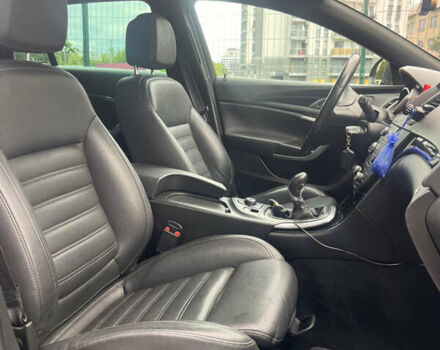 Черный Опель Инсигния, объемом двигателя 1.96 л и пробегом 300 тыс. км за 10400 $, фото 29 на Automoto.ua