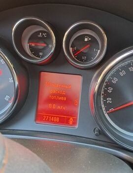 Чорний Опель Інсігнія, об'ємом двигуна 1.96 л та пробігом 275 тис. км за 7500 $, фото 7 на Automoto.ua