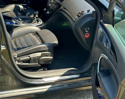 Чорний Опель Інсігнія, об'ємом двигуна 2 л та пробігом 238 тис. км за 8300 $, фото 10 на Automoto.ua