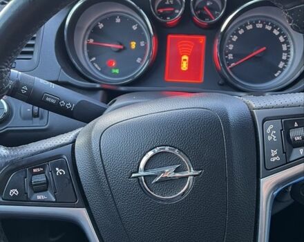 Чорний Опель Інсігнія, об'ємом двигуна 2 л та пробігом 273 тис. км за 3775 $, фото 3 на Automoto.ua