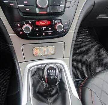 Черный Опель Инсигния, объемом двигателя 1.96 л и пробегом 245 тыс. км за 8599 $, фото 24 на Automoto.ua