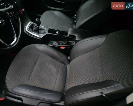 Чорний Опель Інсігнія, об'ємом двигуна 2 л та пробігом 292 тис. км за 5650 $, фото 10 на Automoto.ua