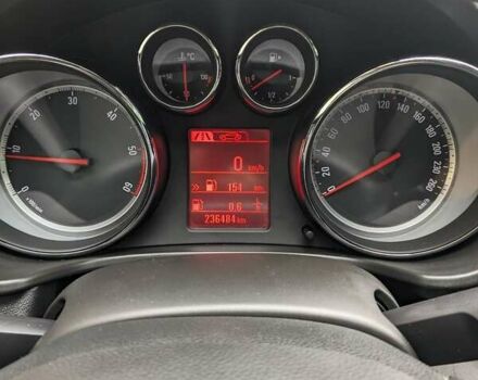 Черный Опель Инсигния, объемом двигателя 2 л и пробегом 230 тыс. км за 7800 $, фото 1 на Automoto.ua