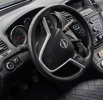 Черный Опель Инсигния, объемом двигателя 1.96 л и пробегом 245 тыс. км за 8599 $, фото 10 на Automoto.ua