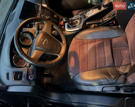 Чорний Опель Інсігнія, об'ємом двигуна 1.96 л та пробігом 205 тис. км за 8000 $, фото 15 на Automoto.ua