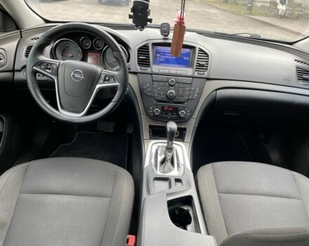 Чорний Опель Інсігнія, об'ємом двигуна 2 л та пробігом 300 тис. км за 7600 $, фото 6 на Automoto.ua