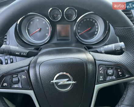 Чорний Опель Інсігнія, об'ємом двигуна 2 л та пробігом 261 тис. км за 8500 $, фото 39 на Automoto.ua