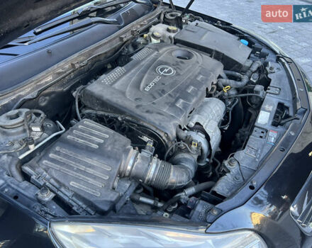 Чорний Опель Інсігнія, об'ємом двигуна 2 л та пробігом 261 тис. км за 8500 $, фото 35 на Automoto.ua