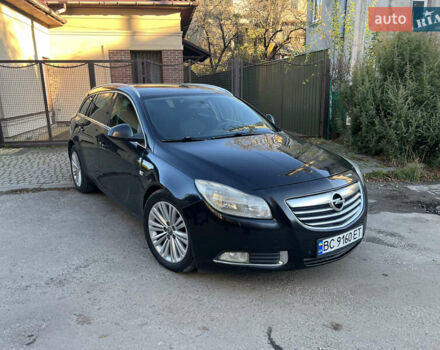 Чорний Опель Інсігнія, об'ємом двигуна 2 л та пробігом 261 тис. км за 8500 $, фото 1 на Automoto.ua