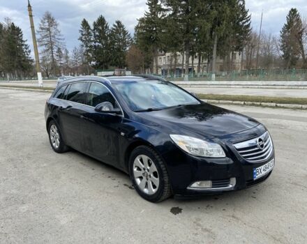 Чорний Опель Інсігнія, об'ємом двигуна 2 л та пробігом 300 тис. км за 7600 $, фото 1 на Automoto.ua