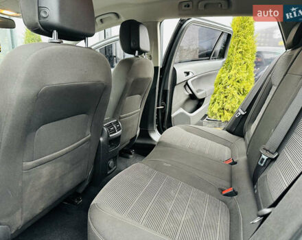 Чорний Опель Інсігнія, об'ємом двигуна 1.96 л та пробігом 264 тис. км за 9800 $, фото 16 на Automoto.ua