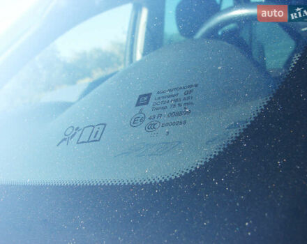 Черный Опель Инсигния, объемом двигателя 2 л и пробегом 257 тыс. км за 9500 $, фото 4 на Automoto.ua