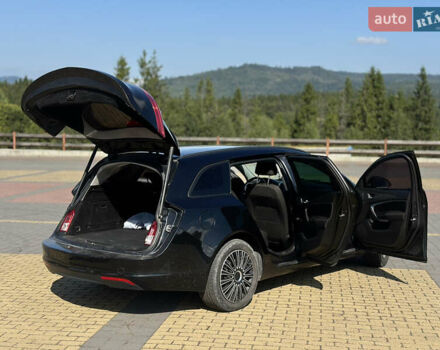 Черный Опель Инсигния, объемом двигателя 2 л и пробегом 299 тыс. км за 7799 $, фото 5 на Automoto.ua