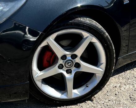 Черный Опель Инсигния, объемом двигателя 2 л и пробегом 211 тыс. км за 10400 $, фото 4 на Automoto.ua