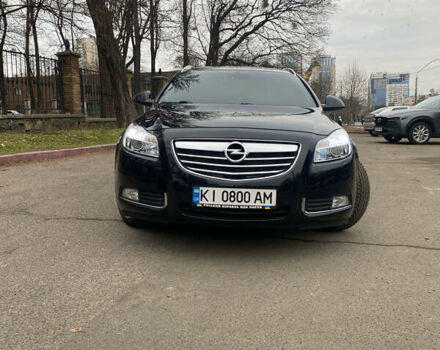 Чорний Опель Інсігнія, об'ємом двигуна 2 л та пробігом 300 тис. км за 10500 $, фото 1 на Automoto.ua