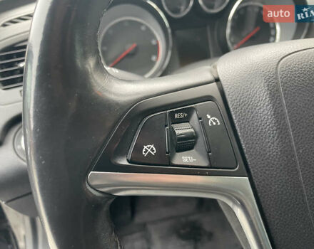 Черный Опель Инсигния, объемом двигателя 2 л и пробегом 180 тыс. км за 9400 $, фото 122 на Automoto.ua