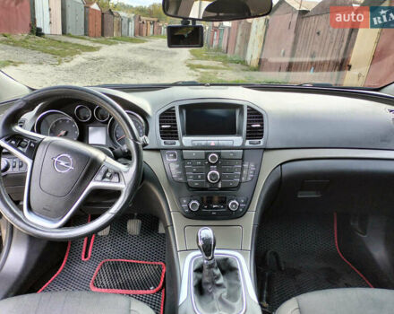 Опель Инсигния 2013 в Сумах на Automoto.ua Черный Опель Инсигния, объемом двигателя 1.96 л и пробегом 260 тыс. км за 8600 $, фото 7 на Automoto.ua