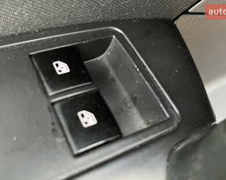 Чорний Опель Інсігнія, об'ємом двигуна 1.96 л та пробігом 244 тис. км за 8100 $, фото 17 на Automoto.ua