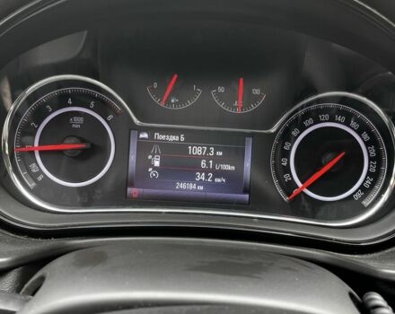 Черный Опель Инсигния, объемом двигателя 2 л и пробегом 240 тыс. км за 8500 $, фото 6 на Automoto.ua